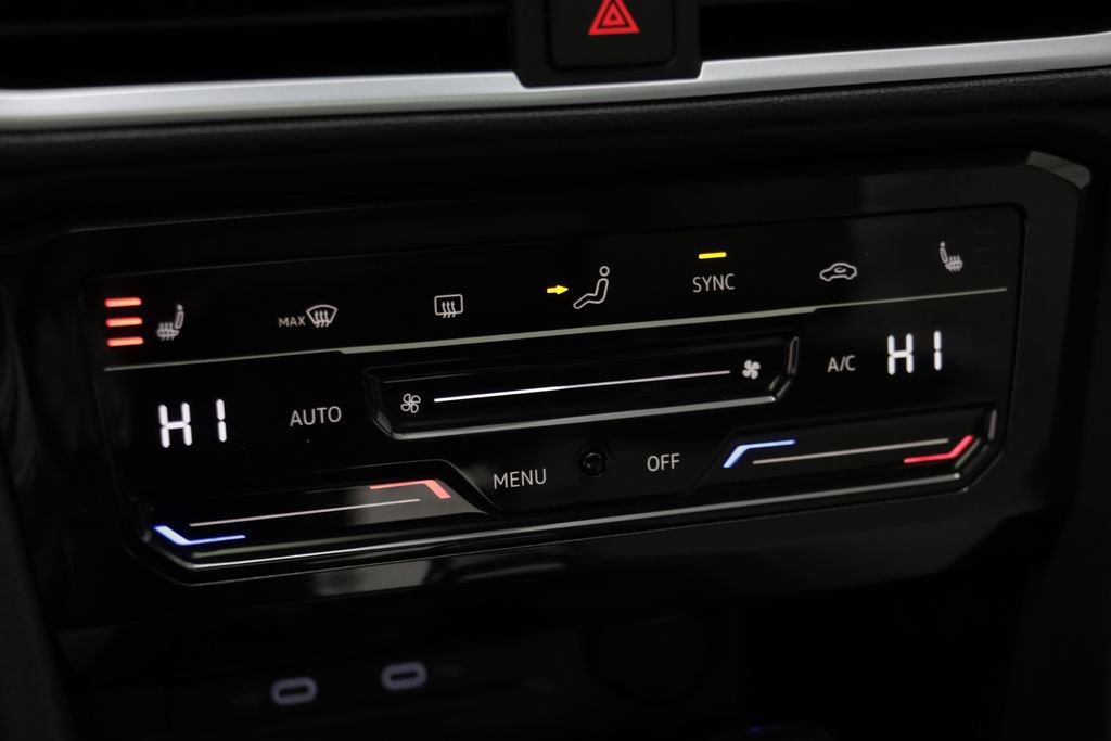 New 2026 Volkswagen Taos SE AWD/4WD image 11