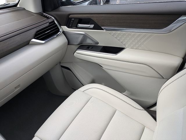 Used 2024 GMC Acadia Denali w/ Super Cruise Package image 16