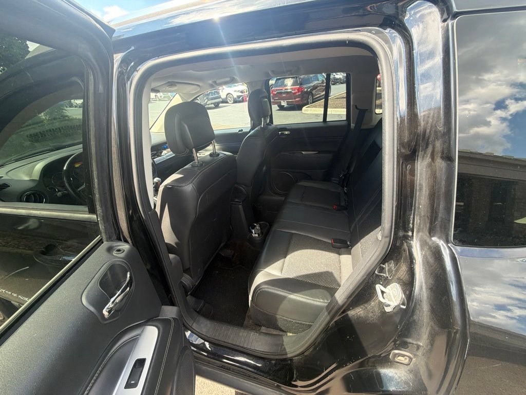 Used 2014 Jeep Compass Latitude FWD image 20