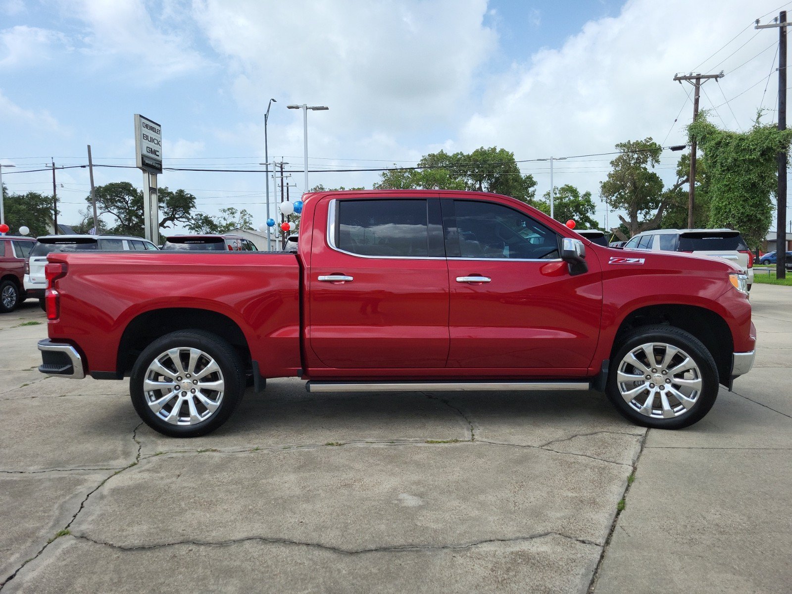 Used 2022 Chevrolet Silverado 1500 LTZ w/ LTZ Premium Texas Edition AWD/4WD image 4