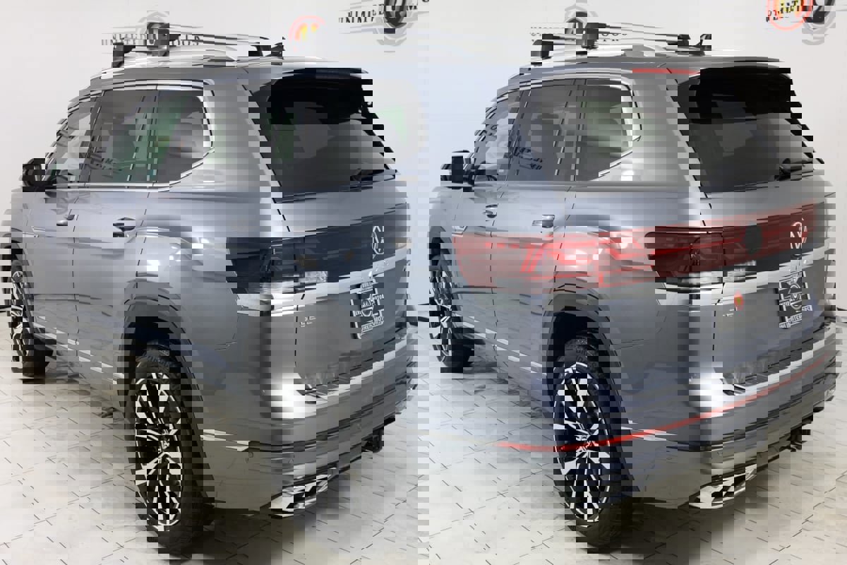 Used 2024 Volkswagen Atlas SEL Premium R-Line image 4