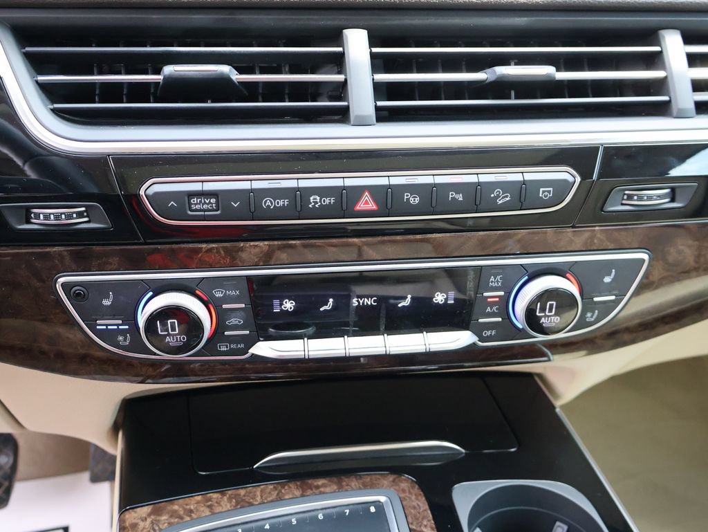 Used 2019 Audi Q7 3.0T Prestige w/ Prestige Package AWD/4WD image 34