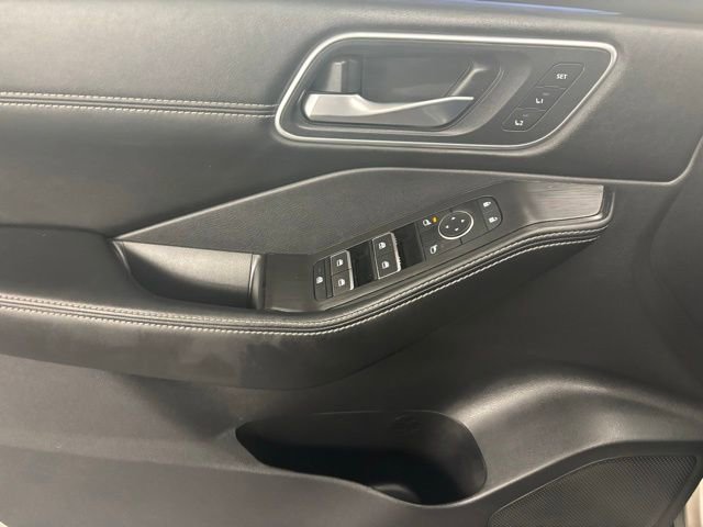 Used 2024 Nissan Rogue Platinum w/ Platinum Premium Package FWD image 20