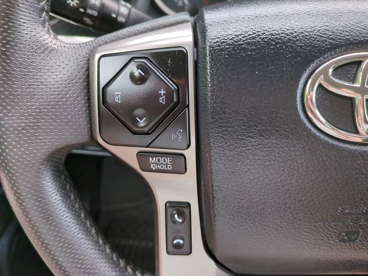 Used 2023 Toyota Tacoma SR5 w/ Technology Package AWD/4WD image 23
