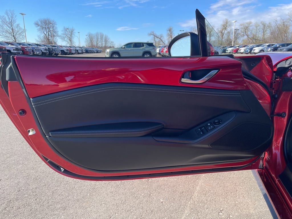 Used 2022 MAZDA MX-5 Miata RF Grand Touring RWD image 14
