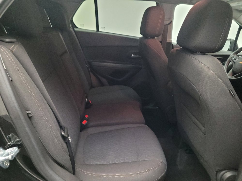 Used 2022 Chevrolet Trax LS w/ Tint and Cruise Package AWD/4WD image 19