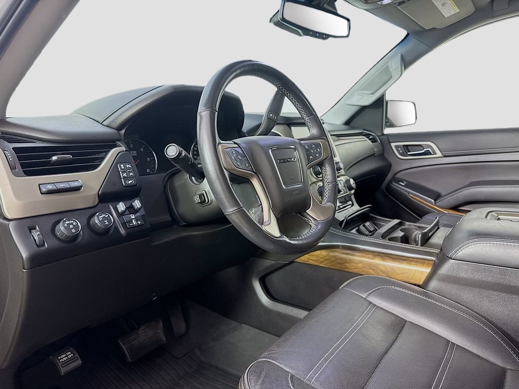 Used 2019 GMC Yukon Denali w/ Denali Ultimate Package AWD/4WD image 10