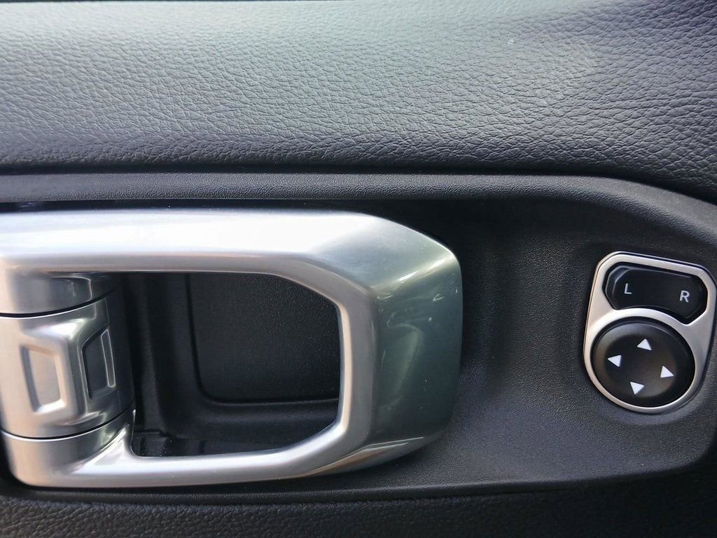 Used 2024 Jeep Wrangler Rubicon w/ Capability Package image 9