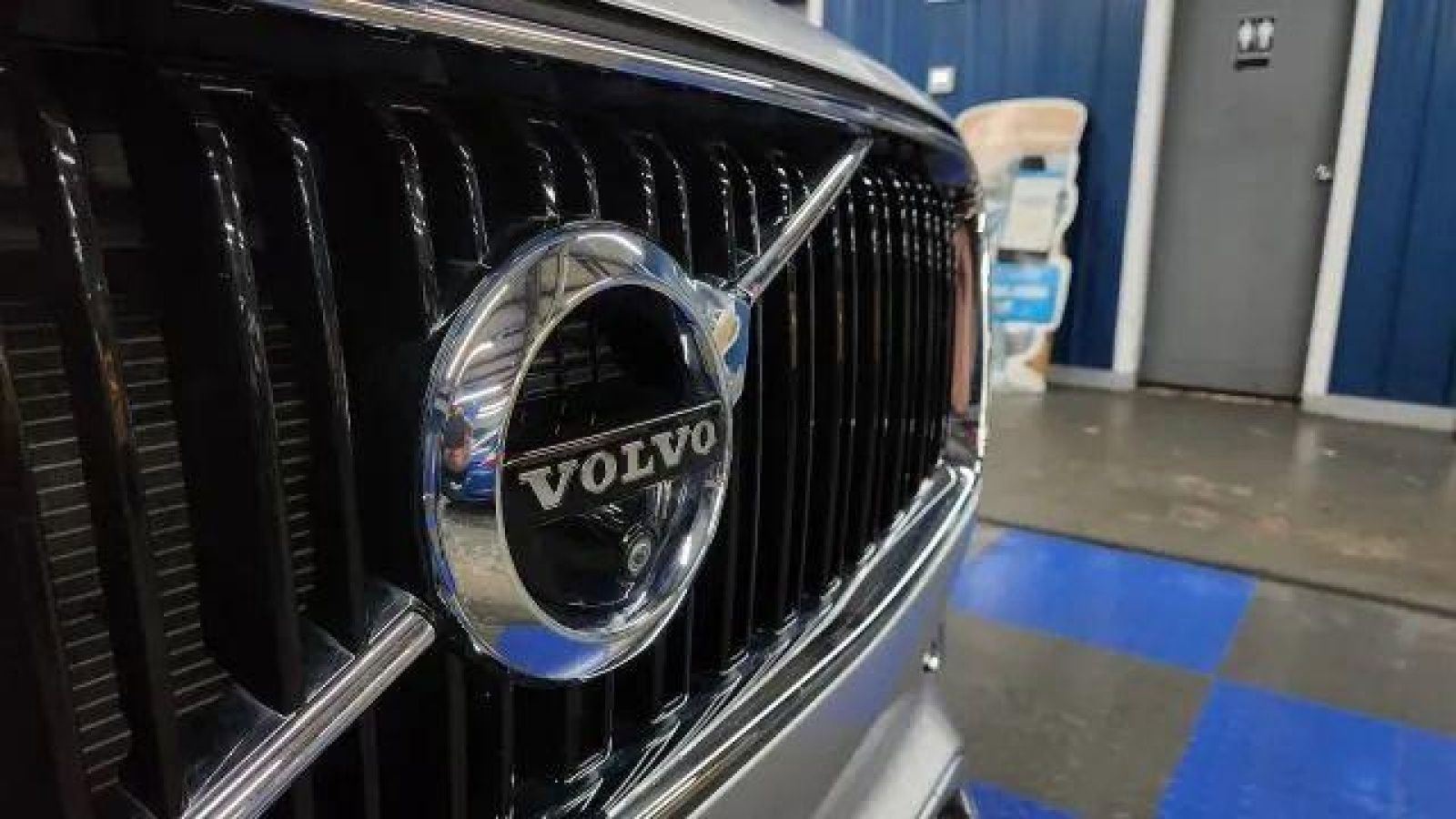 Used 2018 Volvo XC90 T5 Momentum w/ Convenience Package AWD/4WD image 44