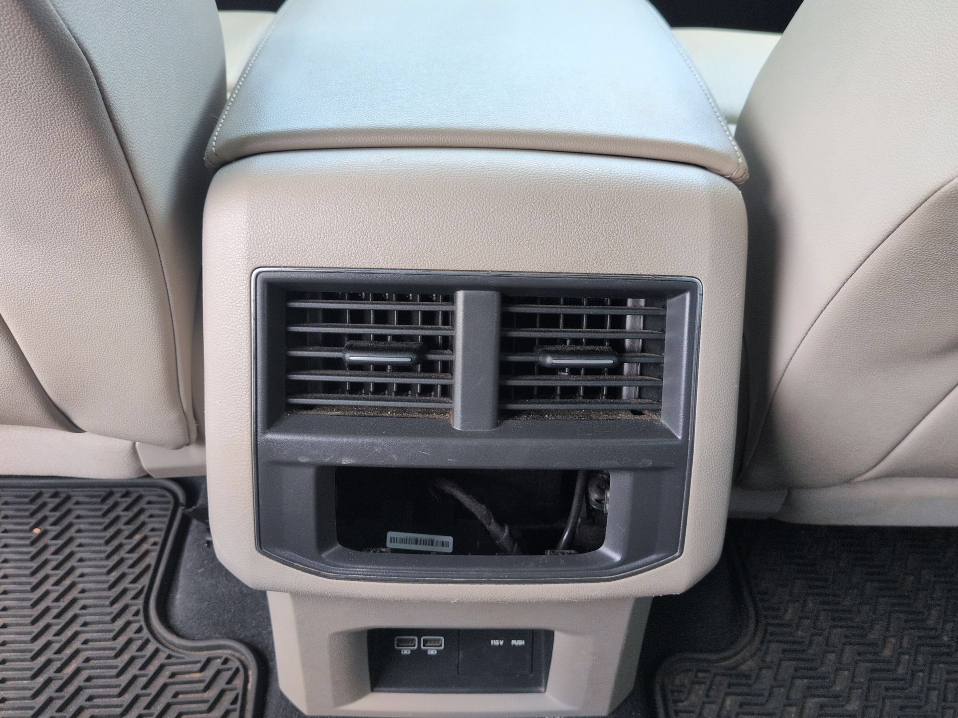 Used 2019 Volkswagen Atlas SEL R-Line AWD/4WD image 22