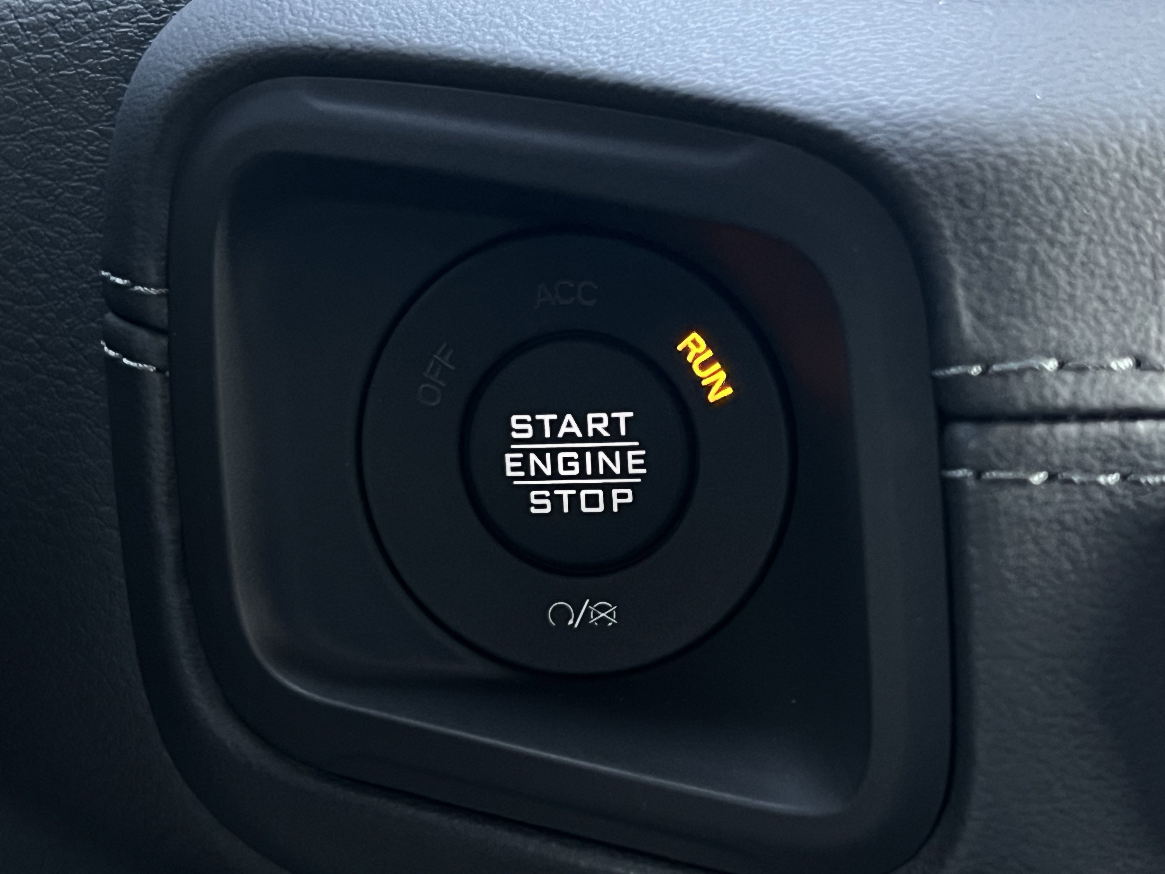 New 2025 Jeep Gladiator Sport image 19