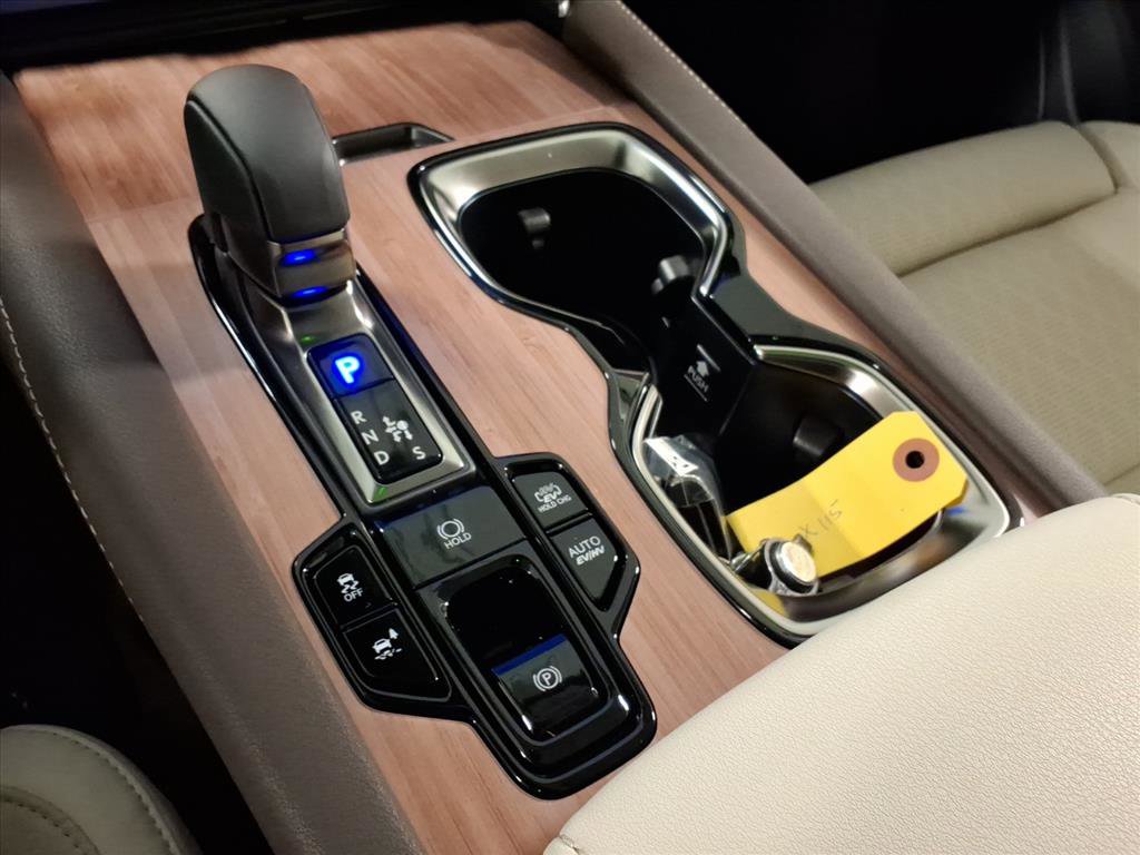 New 2025 Lexus RX 450h AWD w/ Luxury Package image 8