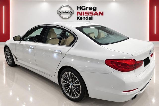 Used 2019 BMW 530i w/ Convenience Package RWD image 2