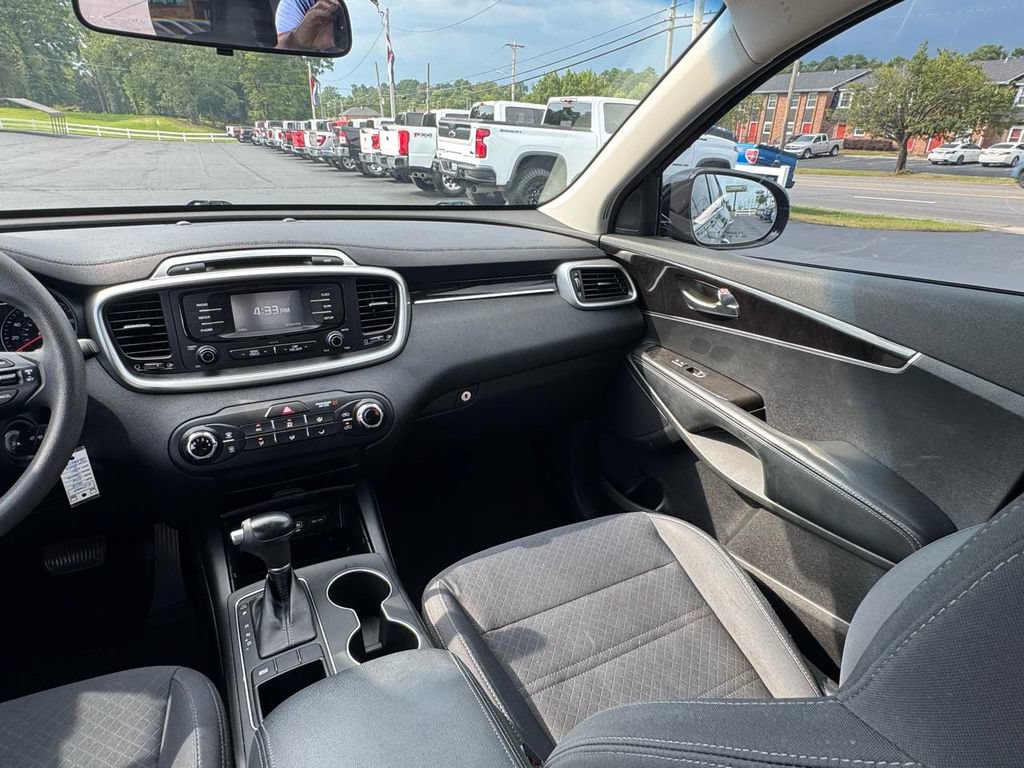 Used 2018 Kia Sorento L FWD image 18