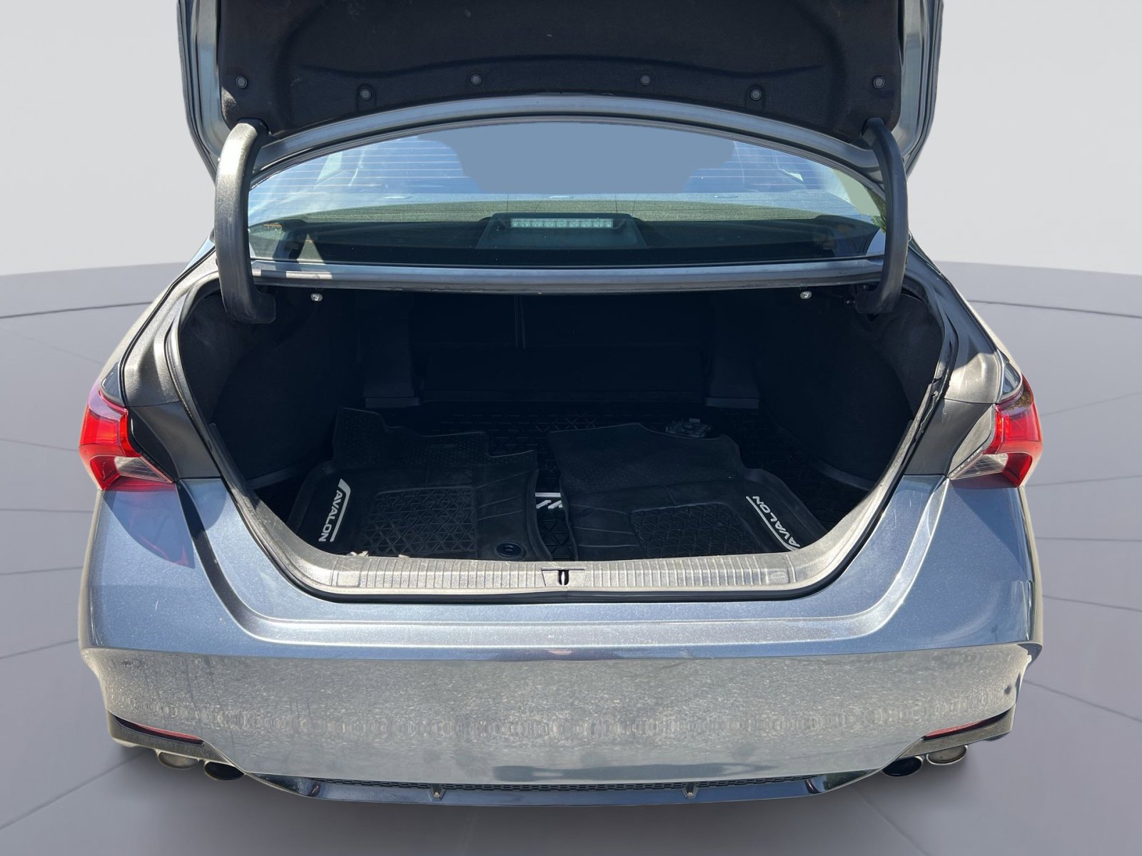 Used 2019 Toyota Avalon XSE w/ All Weather Liner Package FWD image 25