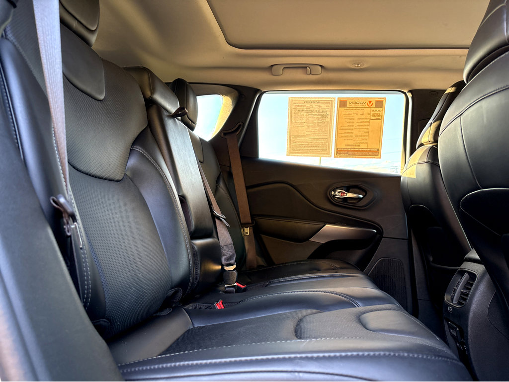 Used 2020 Jeep Cherokee Limited image 18