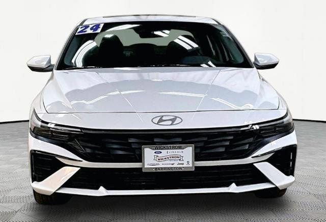Used 2024 Hyundai Elantra SEL w/ Convenience Package image 13