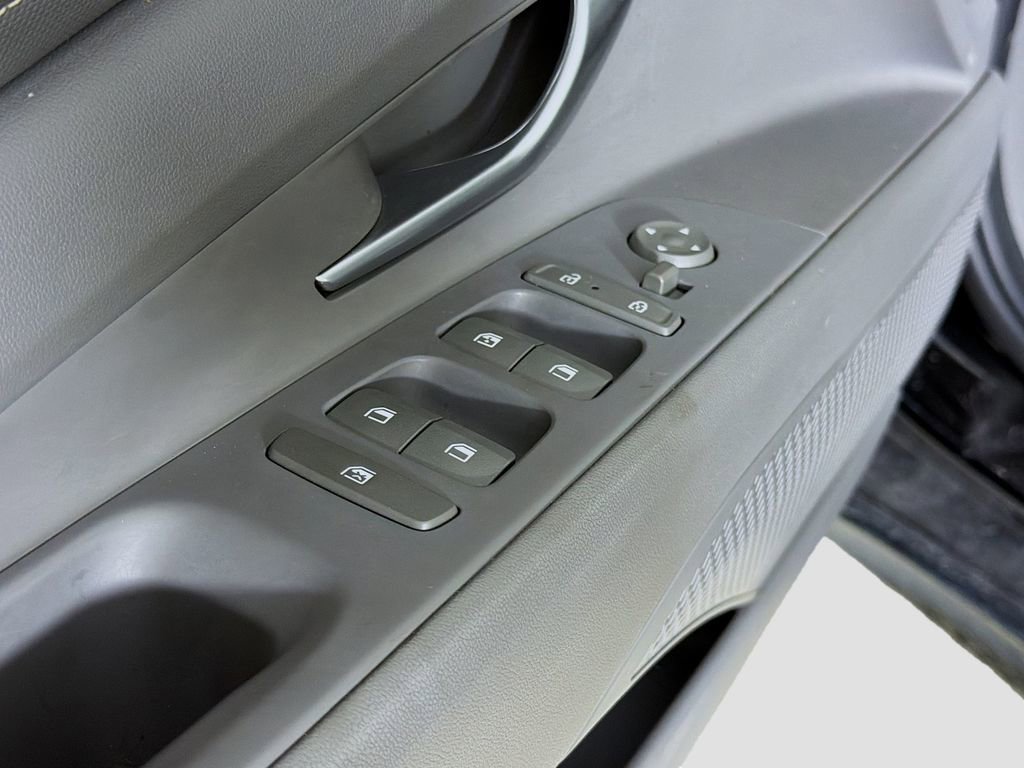 Used 2024 Hyundai Elantra SEL w/ Convenience Package FWD image 19