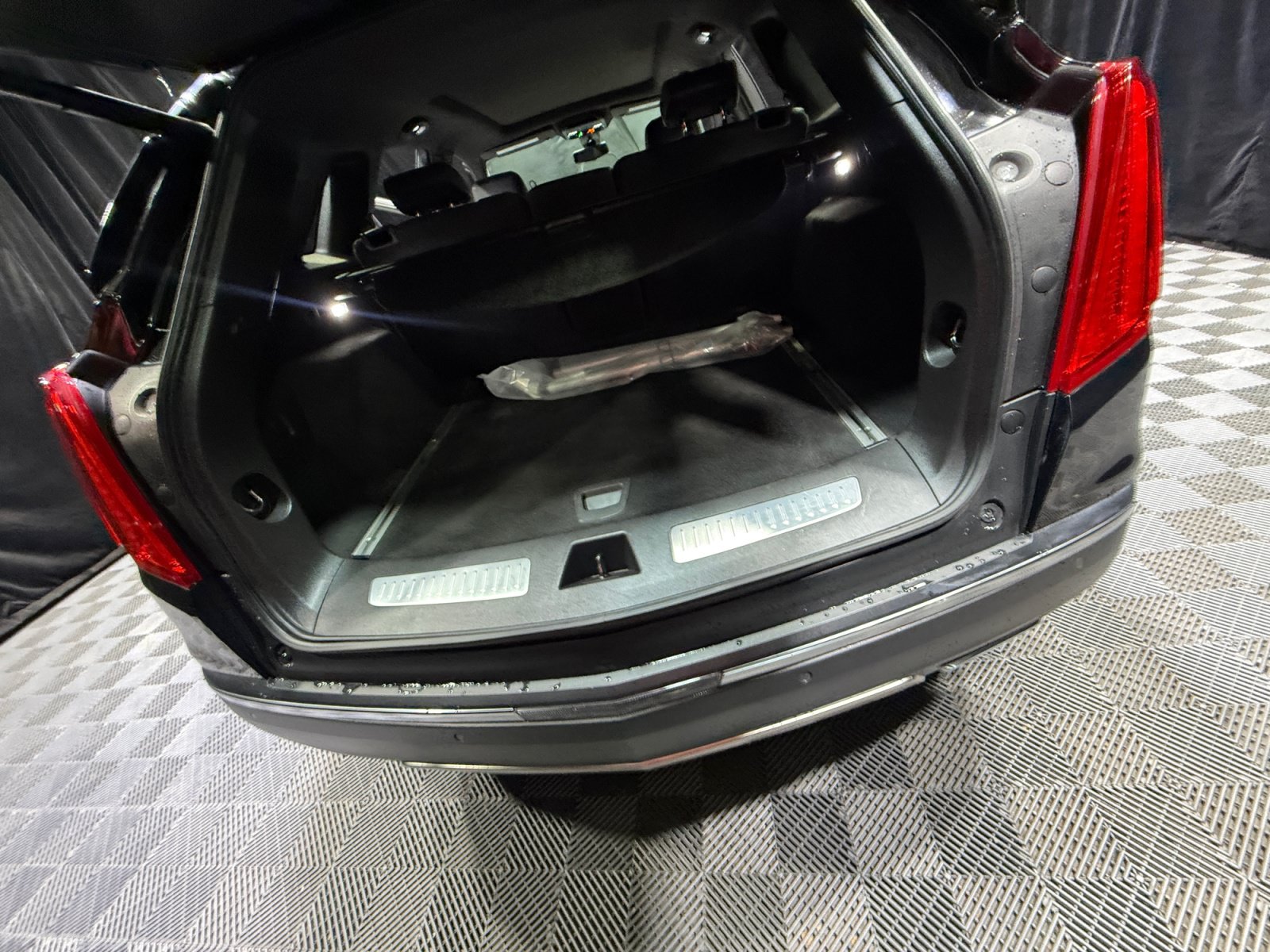 Used 2019 Cadillac XT5 Platinum AWD/4WD image 34