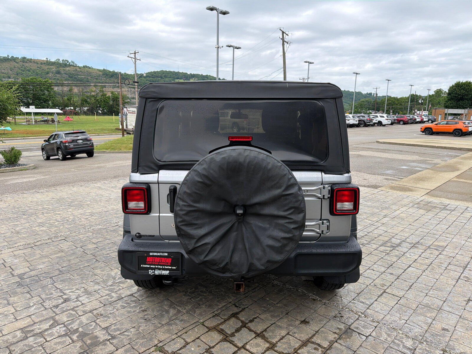 Used 2019 Jeep Wrangler Sport AWD/4WD image 7