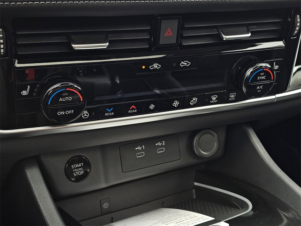 New 2025 Nissan Rogue SL w/ Tech Package image 12