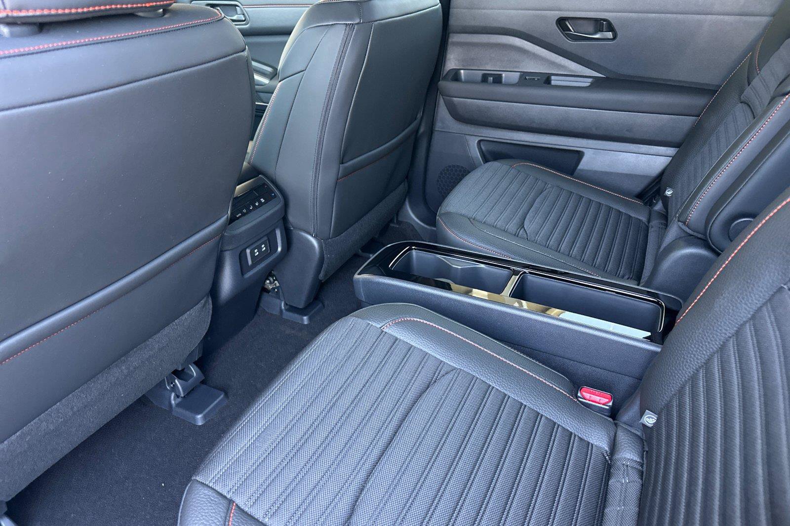 New 2026 Nissan Pathfinder Rock Creek w/ Rock Creek Premium Package AWD/4WD image 11