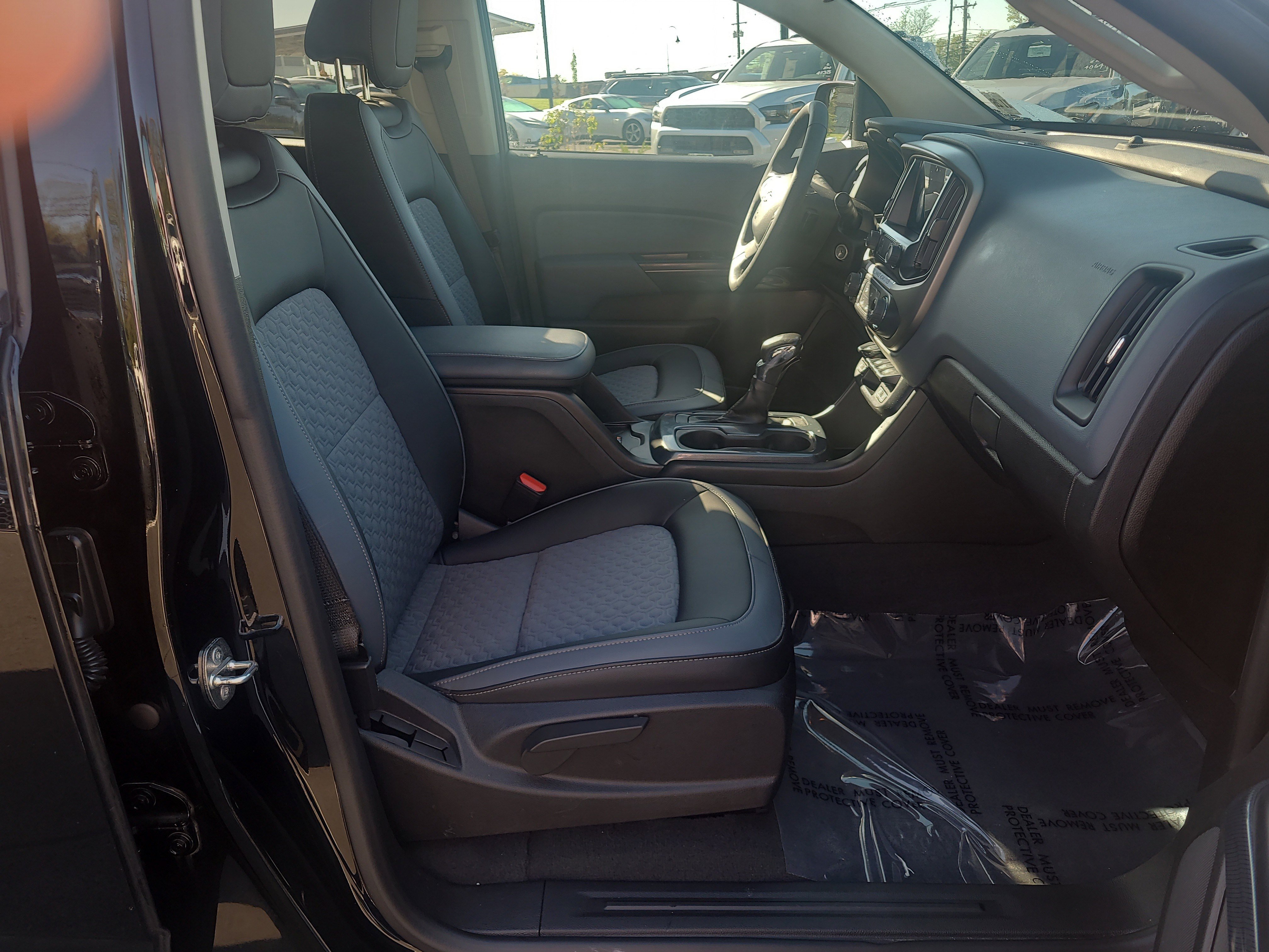 Used 2022 Chevrolet Colorado Z71 w/ Trail Boss Package AWD/4WD image 18