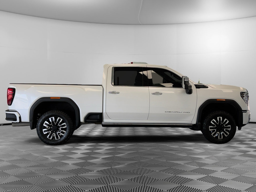 Used 2024 GMC Sierra 2500 Denali Ultimate AWD/4WD image 8