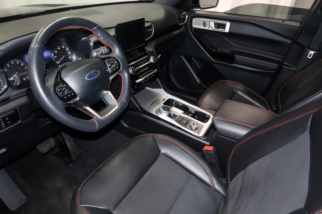 Certified 2024 Ford Explorer ST-Line w/ Class IV Trailer Tow Package image 26