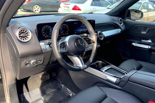 Used 2025 Mercedes-Benz GLB 250 4MATIC image 14
