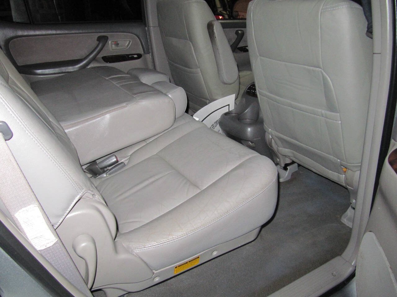 Used 2002 Toyota Sequoia SR5 AWD/4WD image 22