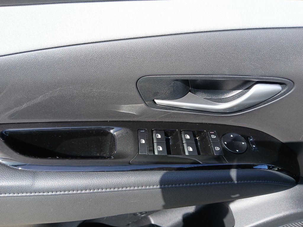 Used 2025 Hyundai Santa Cruz Limited AWD/4WD image 11