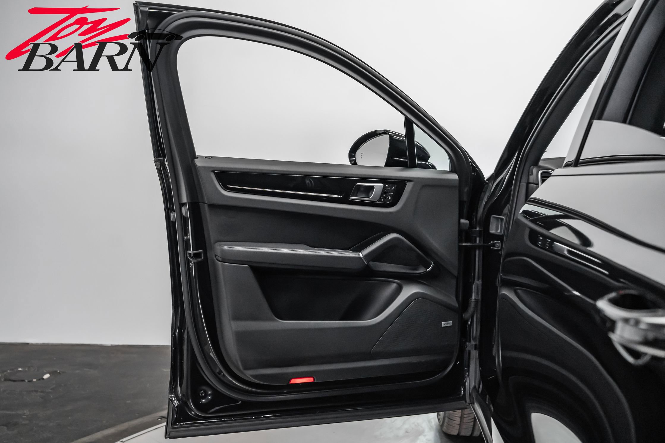 Used 2022 Porsche Cayenne S image 17