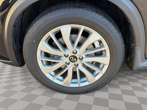 Used 2023 INFINITI QX50 Luxe AWD/4WD image 14