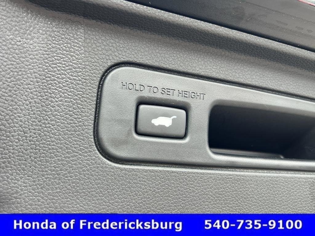 Used 2025 Honda Pilot EX-L image 31