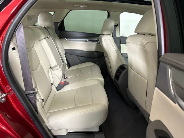 Used 2025 Cadillac XT5 Premium Luxury AWD/4WD image 26
