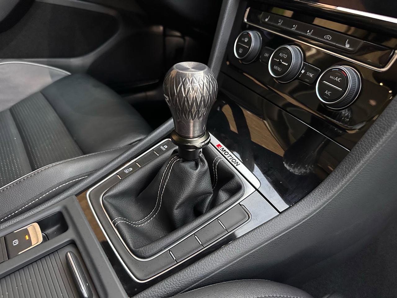 Used 2019 Volkswagen Golf R 4-Door AWD/4WD image 56