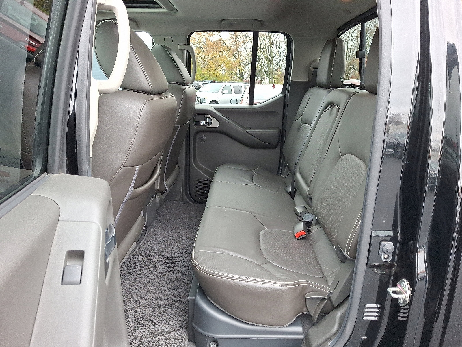 Used 2019 Nissan Frontier PRO-4X w/ Pro-4x Luxury Package image 17