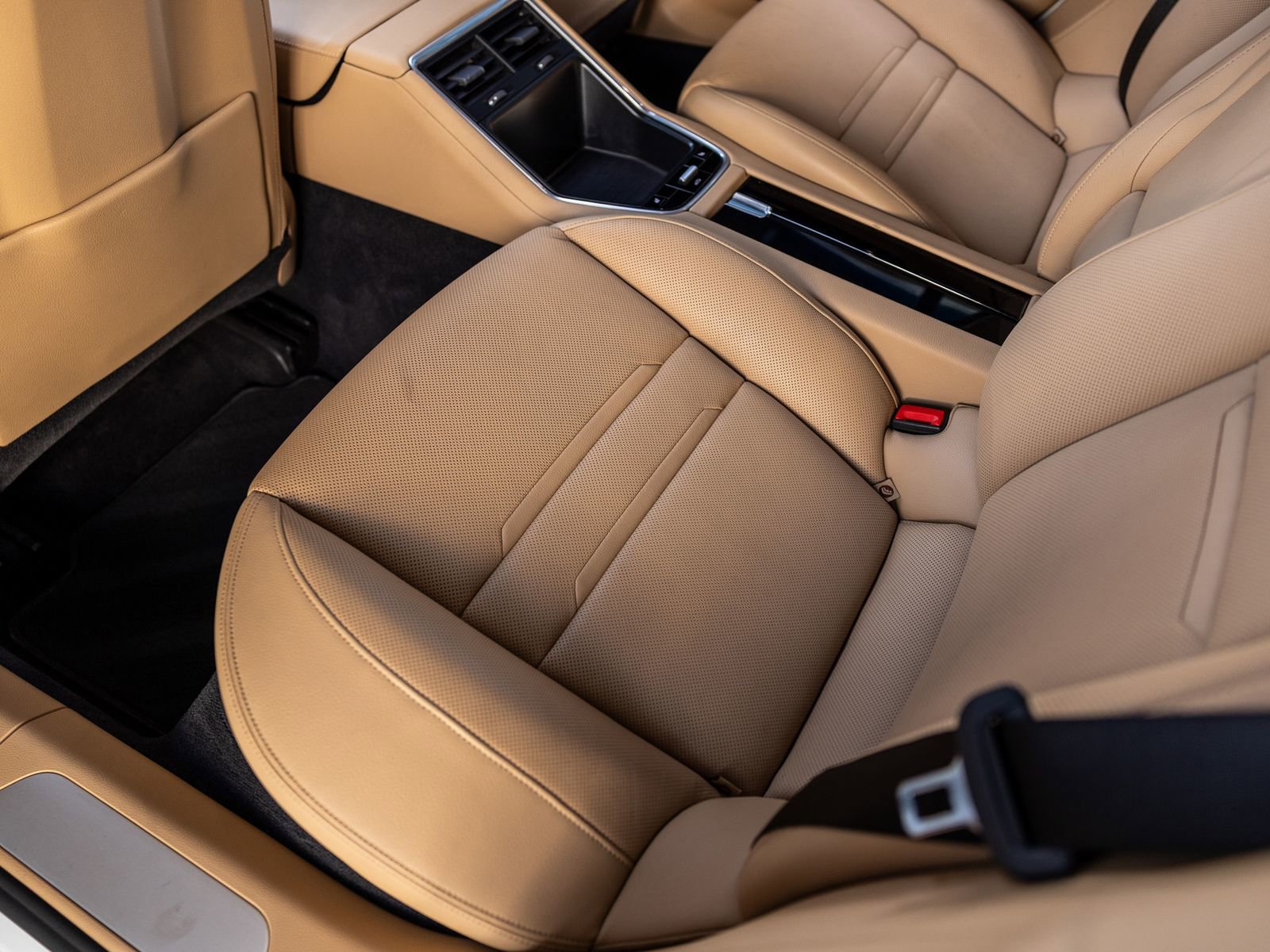 Certified 2020 Porsche Panamera 4 image 45