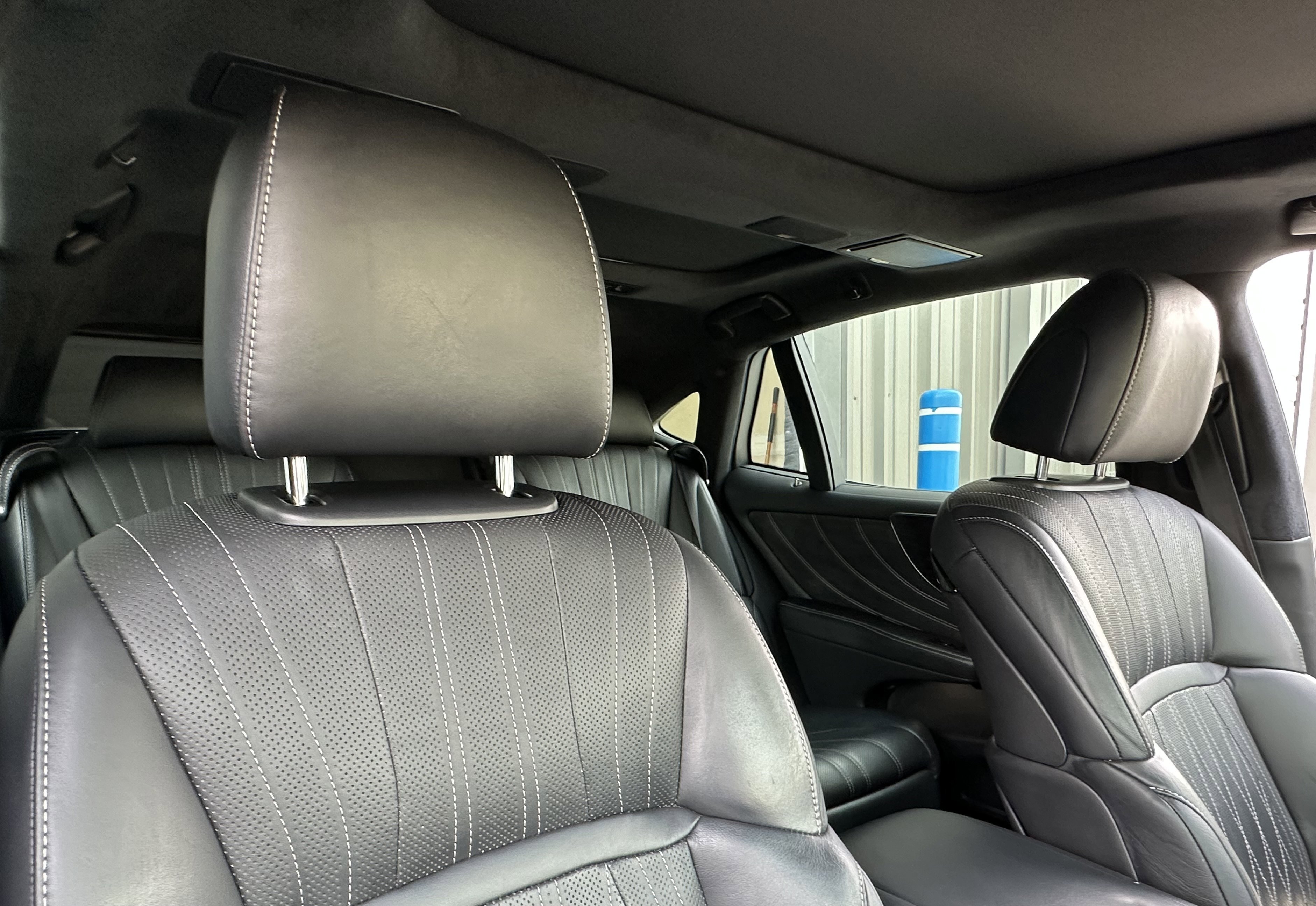 Used 2018 Lexus LS 500 Luxury w/ Luxury Package image 23