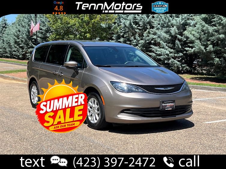 Used 2017 Chrysler Pacifica Touring FWD image 1