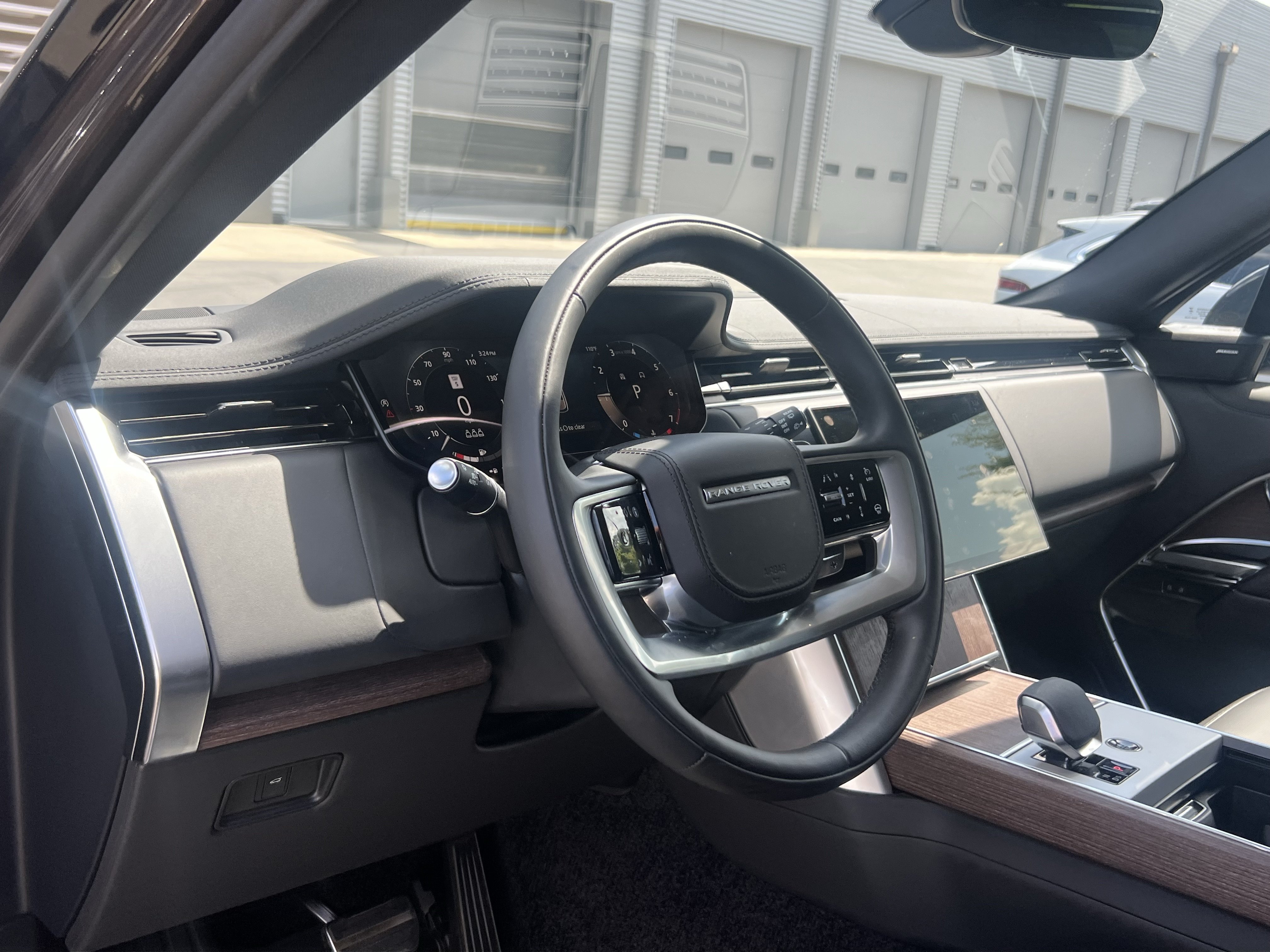Certified 2026 Land Rover Range Rover SE AWD/4WD image 20