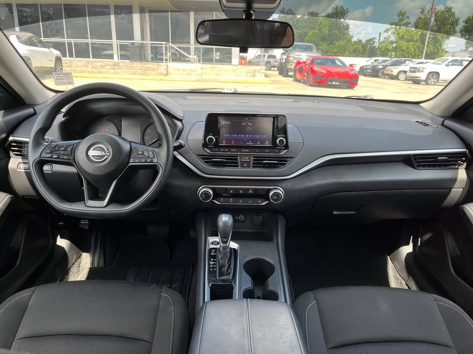 Used 2024 Nissan Altima 2.5 S FWD image 9