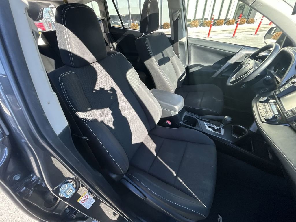 Used 2016 Toyota RAV4 XLE image 25
