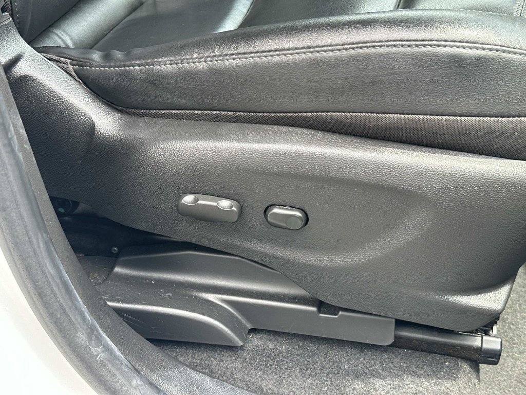 Used 2020 Buick Encore Essence AWD/4WD image 31
