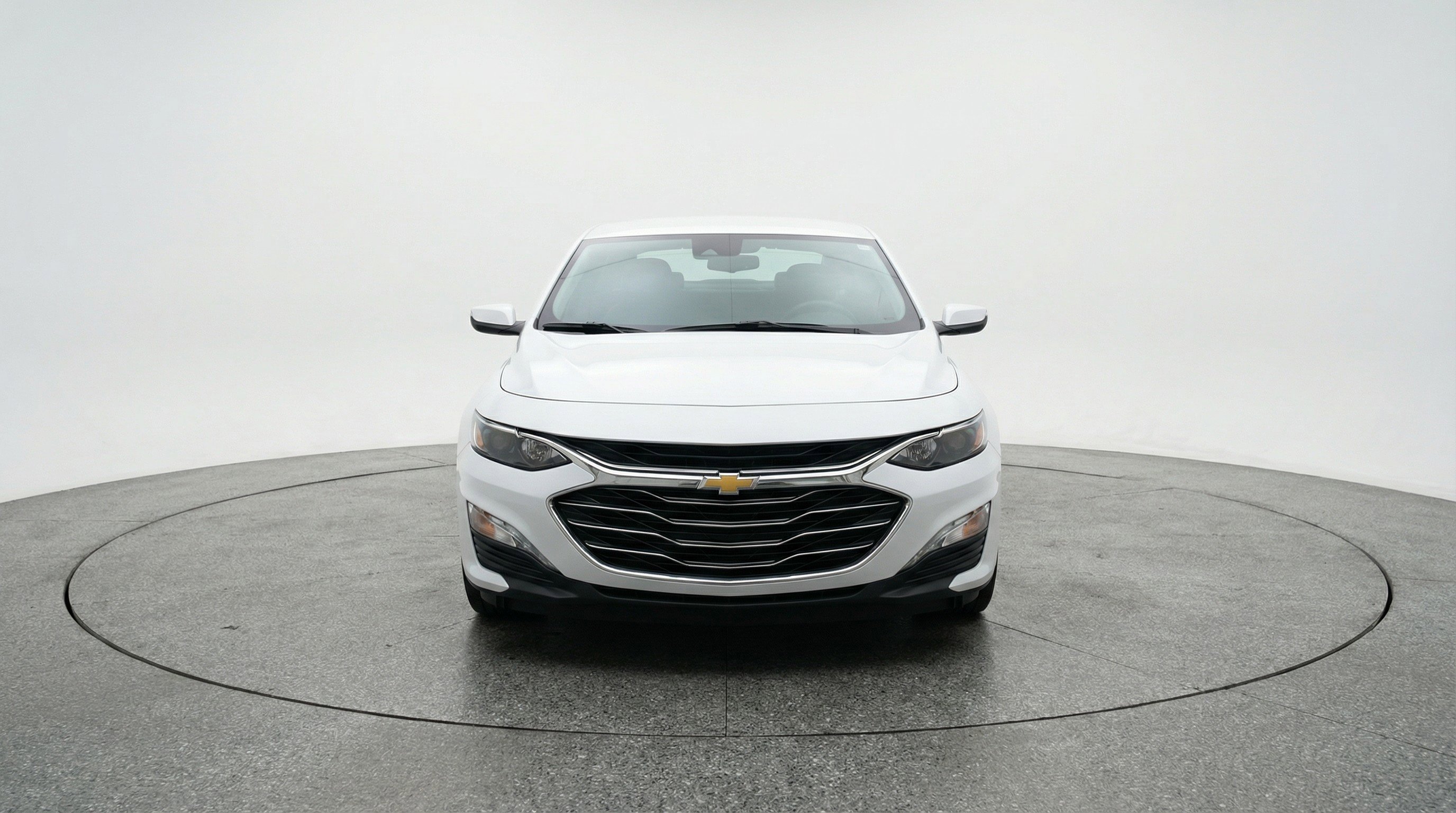 Used 2024 Chevrolet Malibu LT image 2