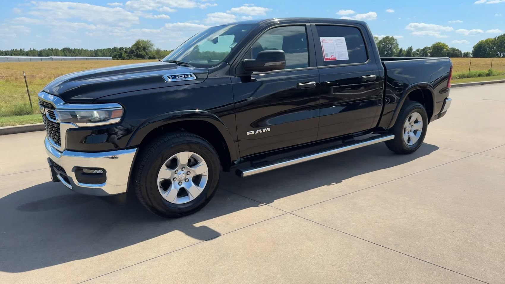 Used 2025 RAM 1500 Big Horn AWD/4WD image 4