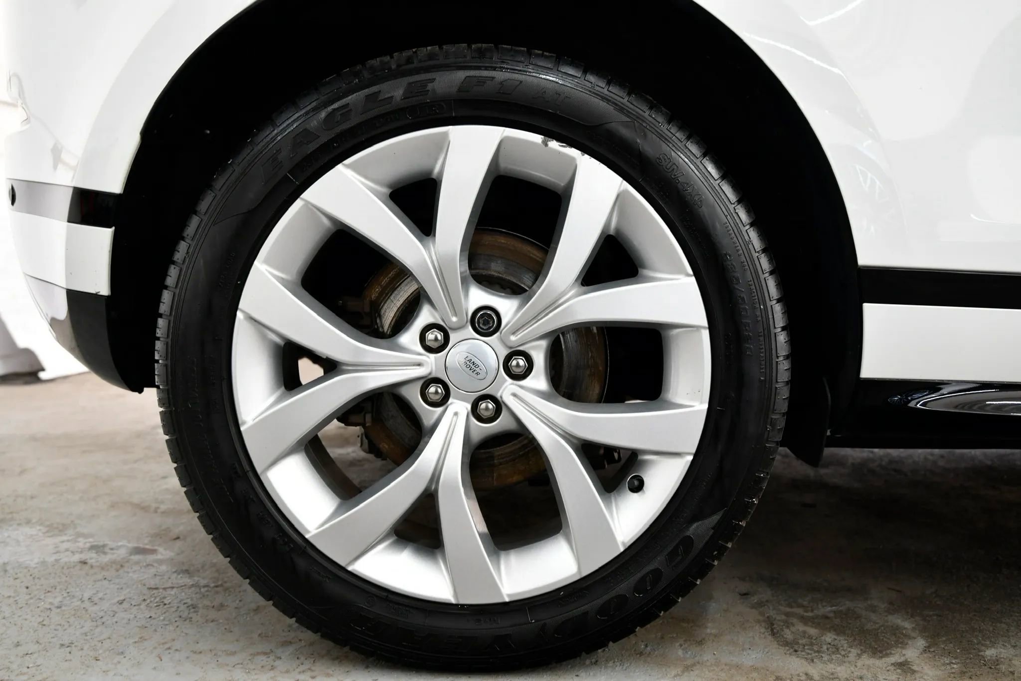 Used 2022 Land Rover Range Rover Evoque R-Dynamic SE image 33