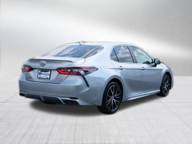 Used 2024 Toyota Camry SE w/ Convenience Package FWD image 3