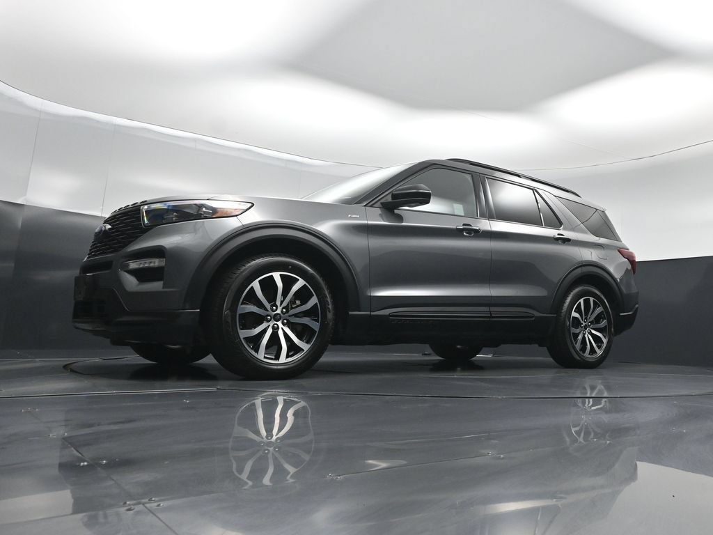 Certified 2023 Ford Explorer ST-Line w/ Class IV Trailer Tow Package RWD image 43